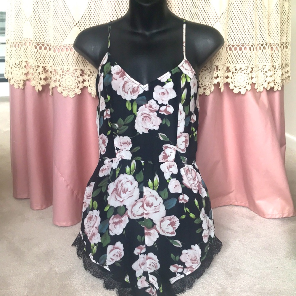 Pretty Roses Lounge Shorts Jumpsuit - Picture 17 of 17